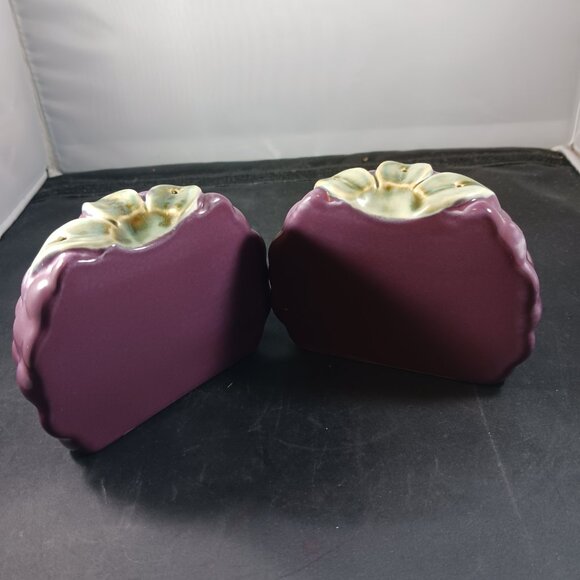 Large Ceramic Purple Grape Salt And Pepper Shakers - Picture 5 of 11